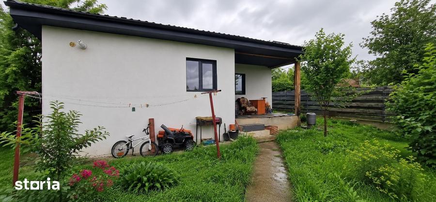 Casă cu 4 camere cu Teren 500 Mp în Bucium