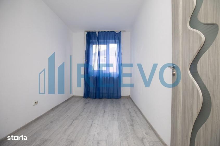 Apartament cu 3 camere decomandat în Narcisa