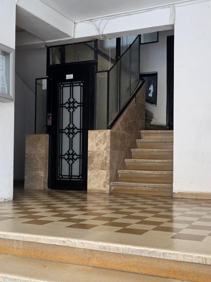 Apartament cu 2 camere semidecomandat în Universitate