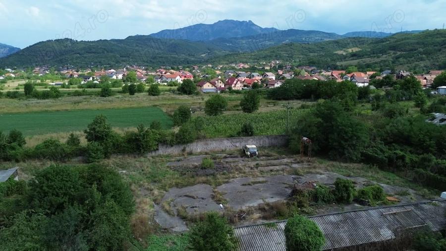 Casă cu Teren 4000 Mp în Central