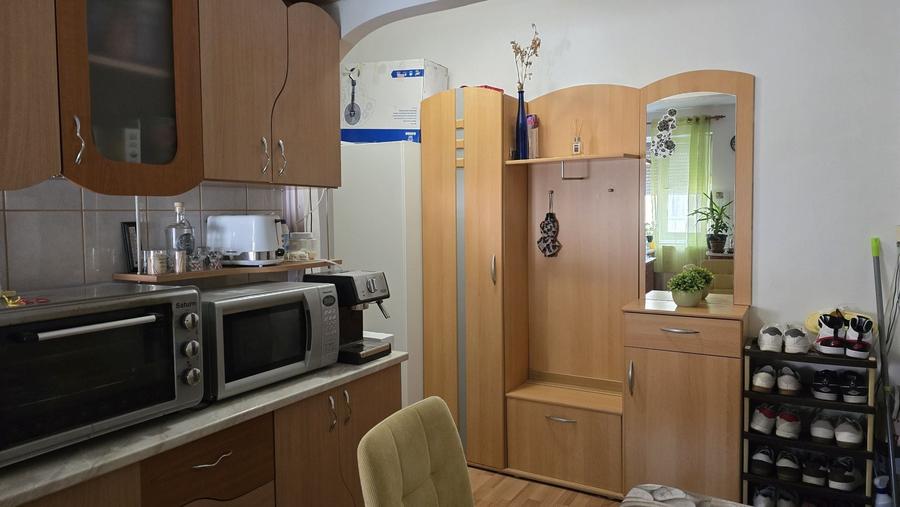 Apartament cu 2 camere nedecomandat în Iosia