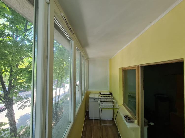 Apartament cu 4 camere decomandat în Vitan