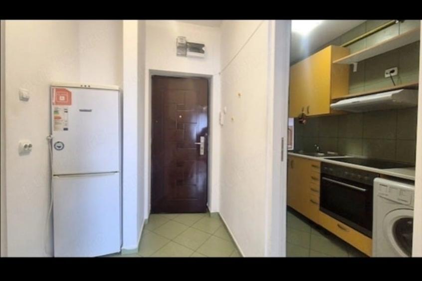 Apartament cu 3 camere circular, mobilat în Răcădău