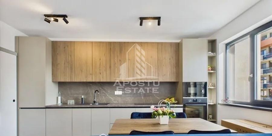 Apartament cu 2 camere semidecomandat, mobilat în Aradului