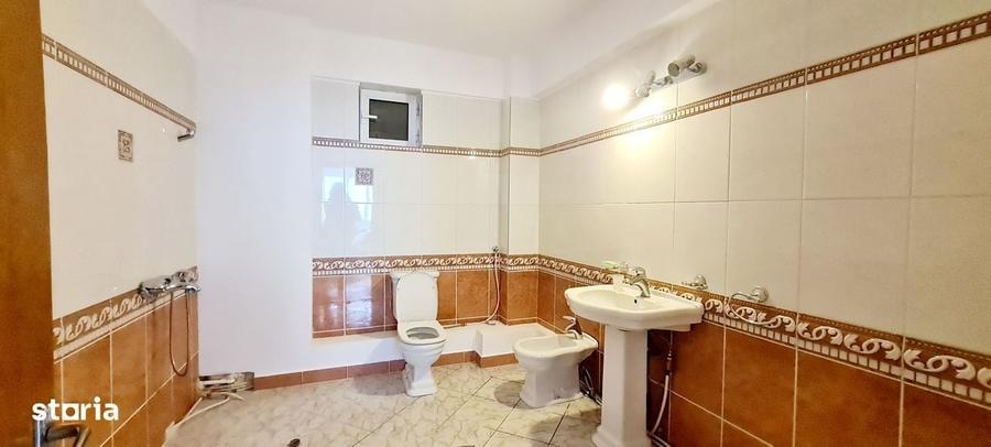 Casă cu 4 camere în Giulești