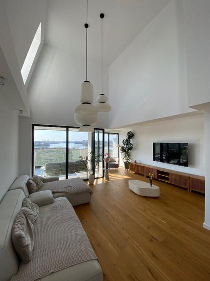 Apartament cu 4 camere în P-ta Presei Libere
