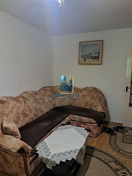 Apartament cu 3 camere semidecomandat în Dâmbu Pietros — fotografia 2