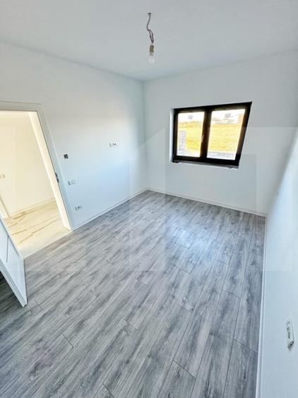 Duplex cu 4 camere cu Canalizare în Moșnița Veche