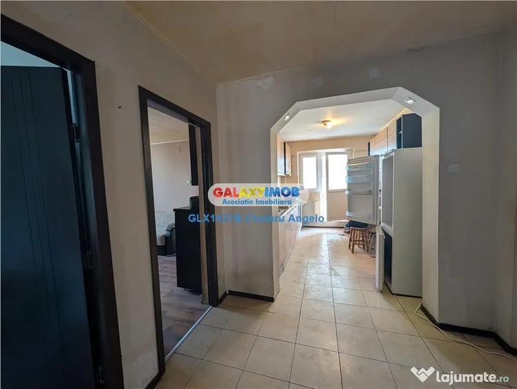 Apartament cu 4 camere semidecomandat în Central