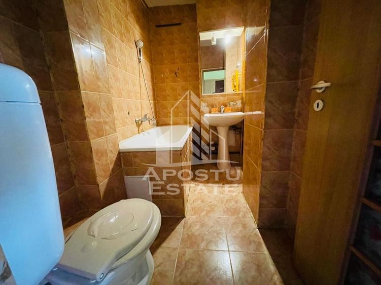 Apartament cu 2 camere semidecomandat în Intim