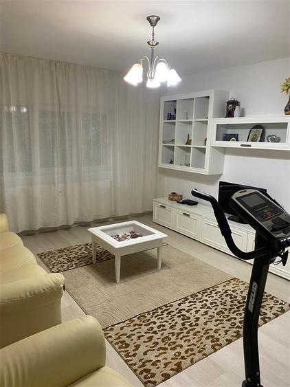 Apartament cu 3 camere decomandat, mobilat în Cotroceni