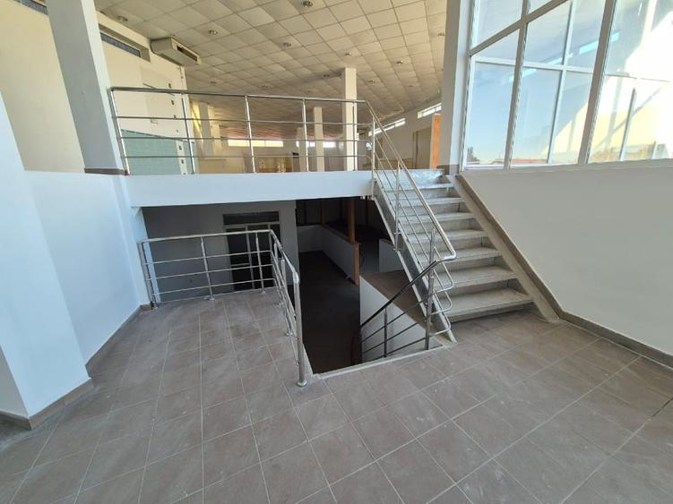 Spațiu comercial, de 585 mp, în Central