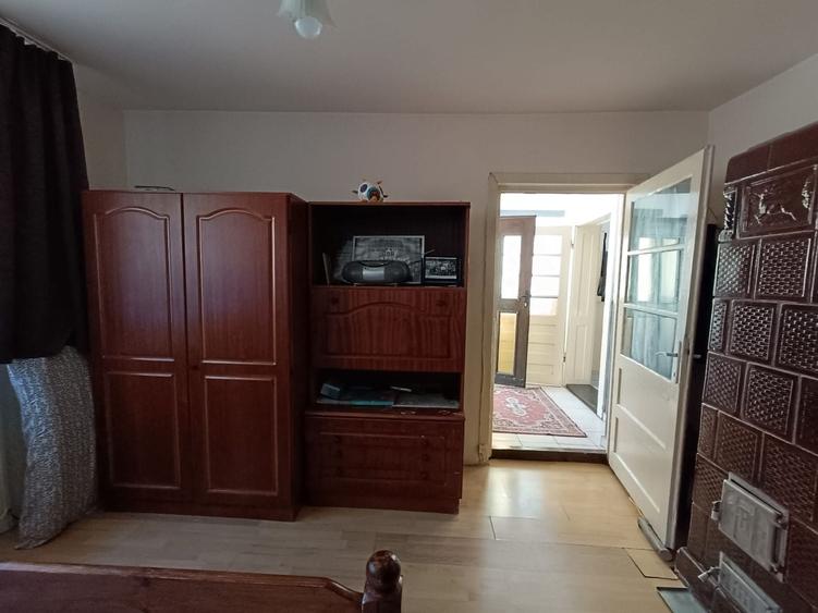 Casă individuală cu 6 camere cu Canalizare în Dâmbul Rotund