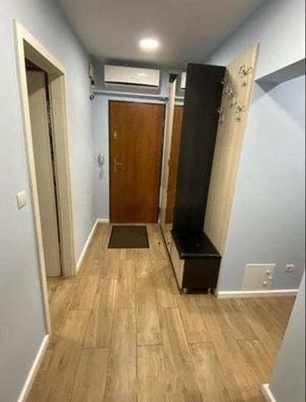 Apartament cu 3 camere decomandat în Titan