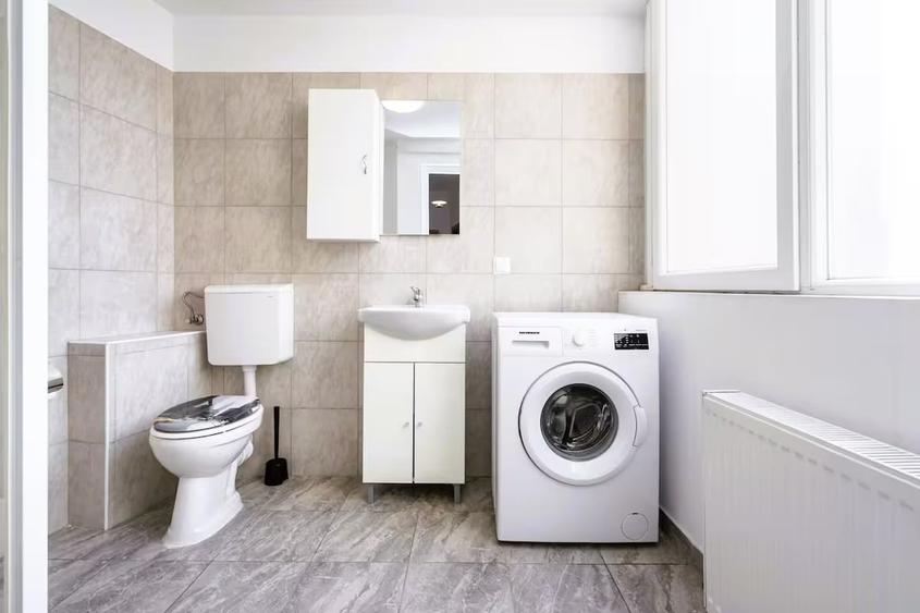 Apartament cu 2 camere semidecomandat, mobilat în P-ța Unirii