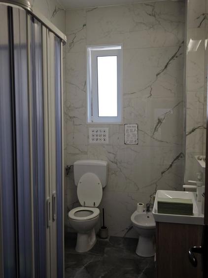 Casă individuală cu 7 camere cu Canalizare în Semicentral