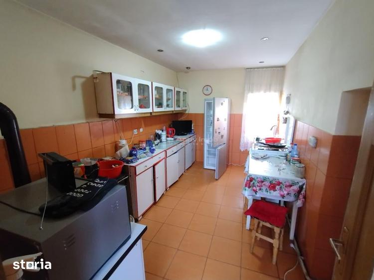 Casă cu 5 camere cu Teren 1800 Mp în Ciuchici