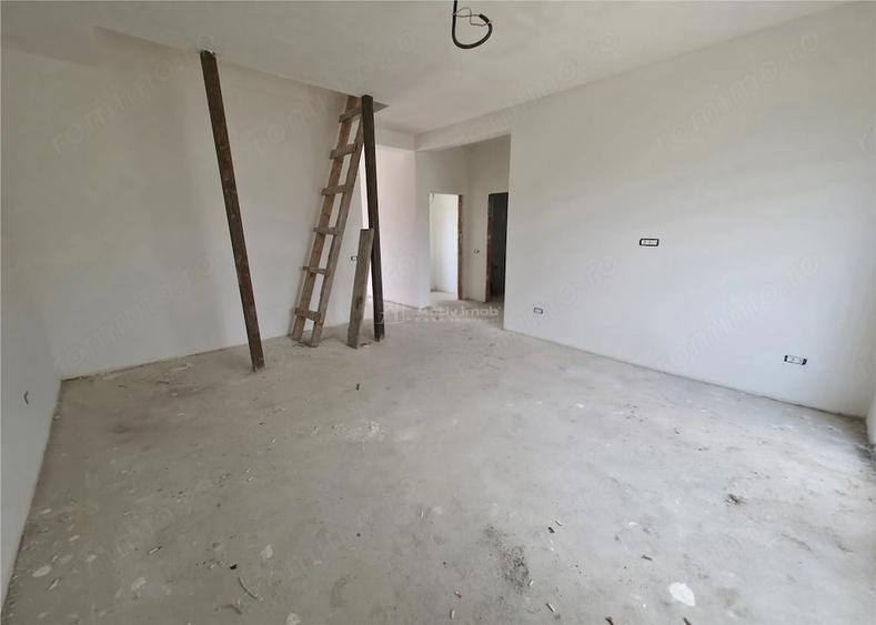 Casă cu 5 camere cu Teren 350 Mp în Tunari