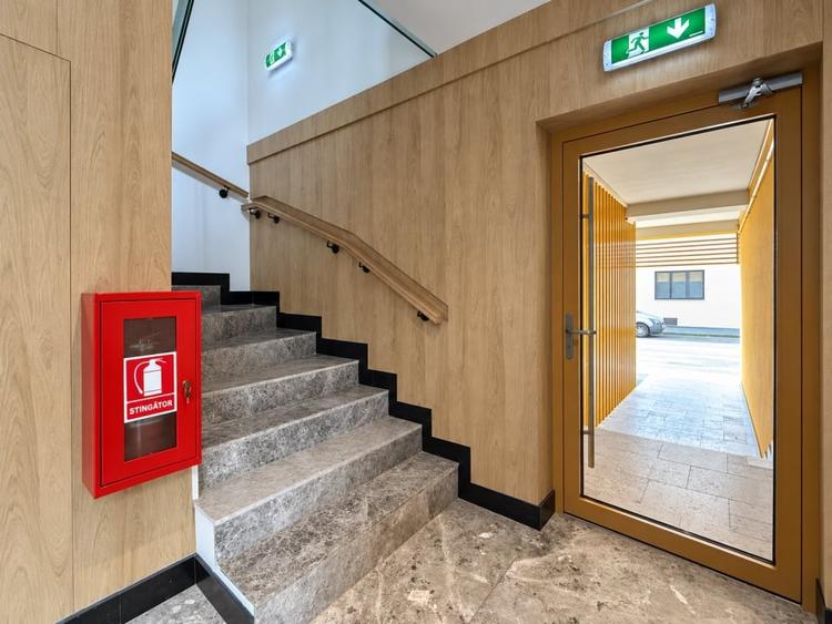 Apartament cu 3 camere decomandat în Domenii