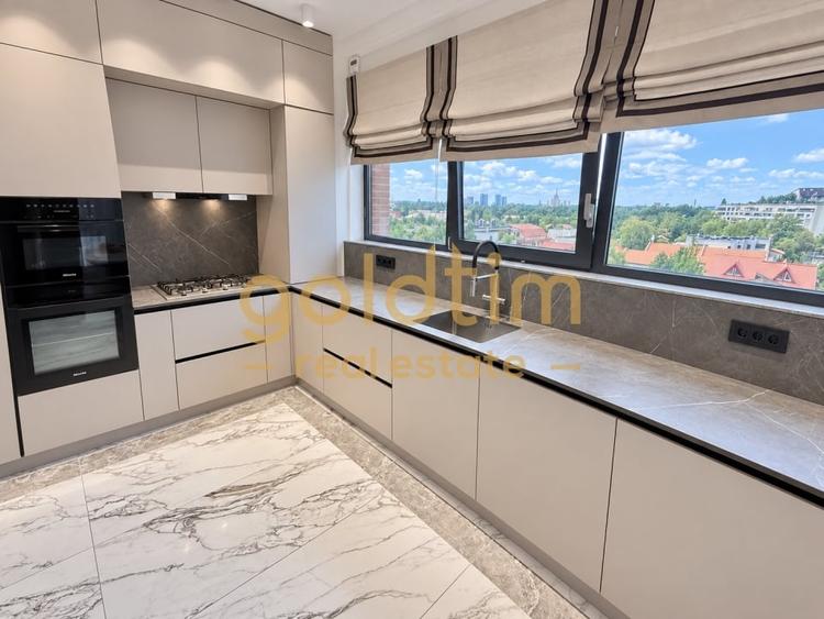 Apartament cu 5 camere semidecomandat, mobilat în Herăstrău