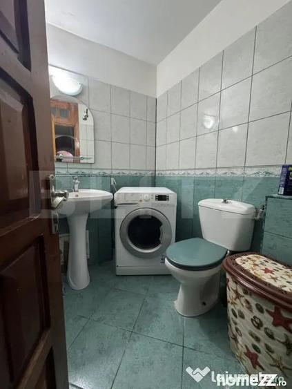 Apartament cu 4 camere decomandat în Rovine