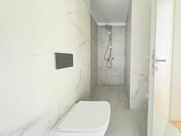 Apartament cu 3 camere decomandat, mobilat în Doamna Ghica