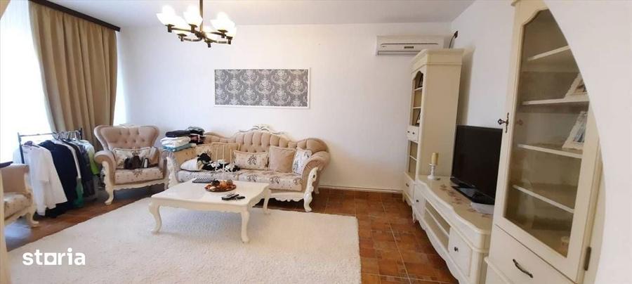 Casă cu 8 camere cu Teren 320 Mp în Cumpăna