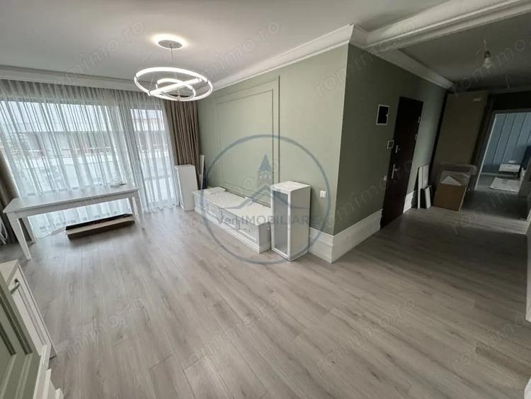 Apartament cu 4 camere decomandat în Central