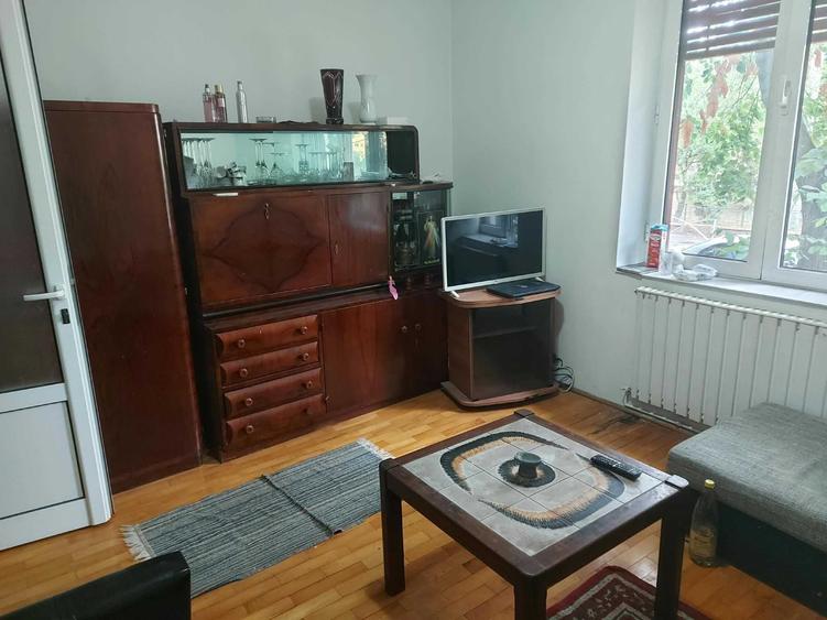 De inchiriat - Apartament spatios cu 3 camere, 100 mp, parter, str. Nicolae Iorga - 8