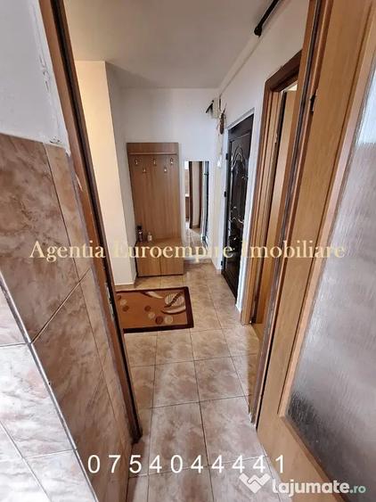 Apartament cu 2 camere decomandat în Capitol