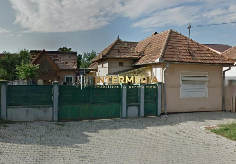 Casă individuală cu 4 camere cu Canalizare în Central