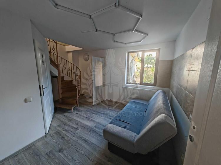 Casă individuală cu 3 camere cu Teren 200 Mp în Central