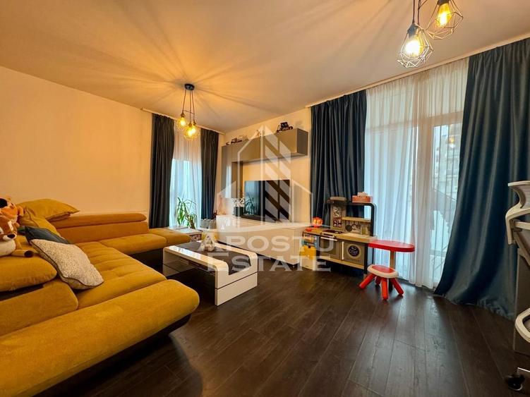 Apartament cu 3 camere decomandat, mobilat în Tipografilor