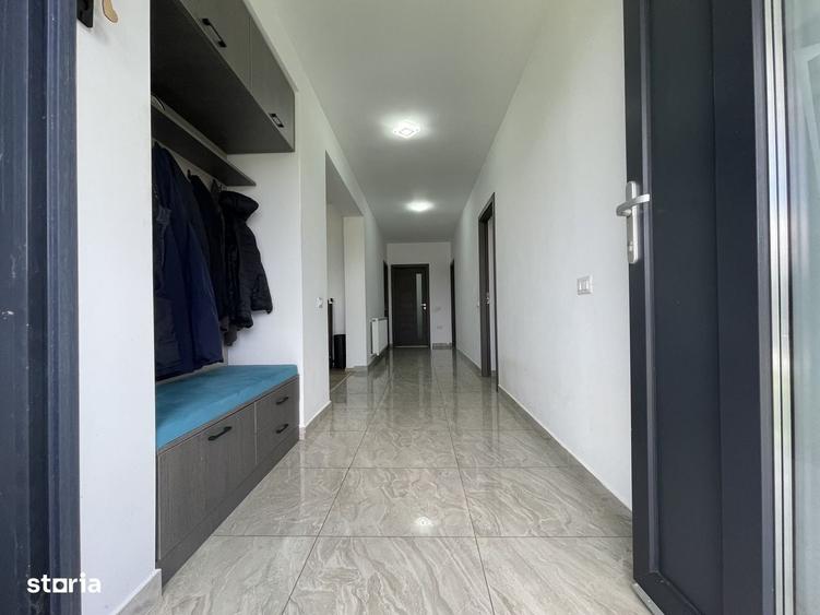Casă cu 4 camere în Central