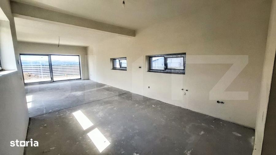 Casă cu 6 camere cu Teren 479 Mp în Sopor