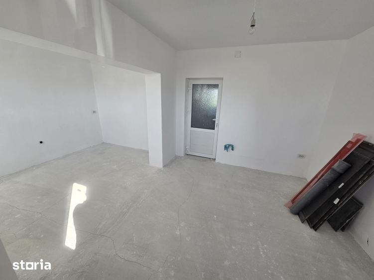 Casă cu 7 camere cu Teren 1775 Mp în Zădăreni