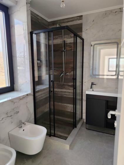 Casă cu 4 camere în Exterior Vest