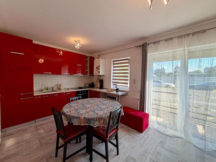 Apartament cu 3 camere semidecomandat, mobilat în Primăverii