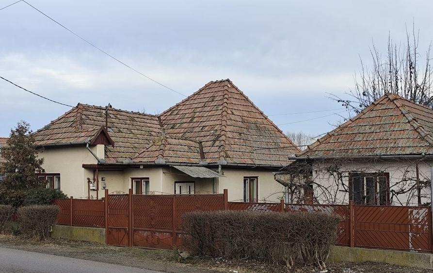 Casă cu 2 camere în Sângeorgiu de Mureș