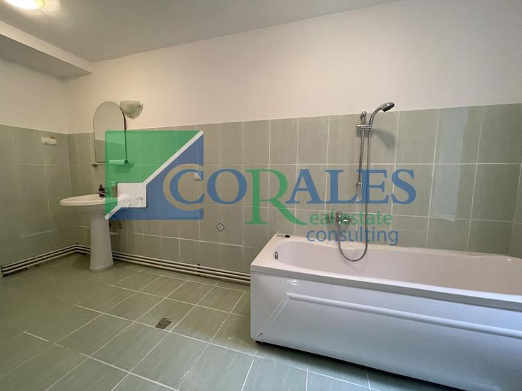 Apartament cu 5 camere semidecomandat în Elisabetin