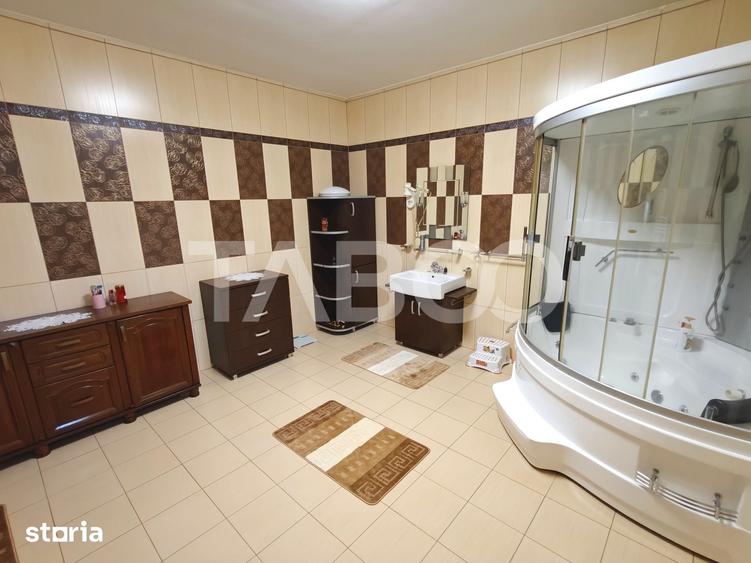 Casă cu 5 camere cu Teren 230 Mp în Turnișor
