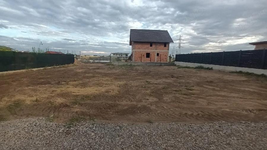 Teren de 570 mp, în Vânători