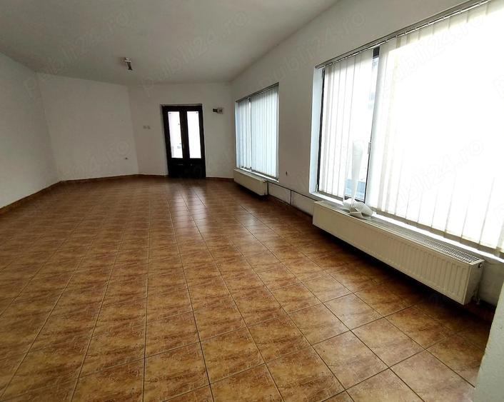 Spațiu comercial, de 45 mp, în Central