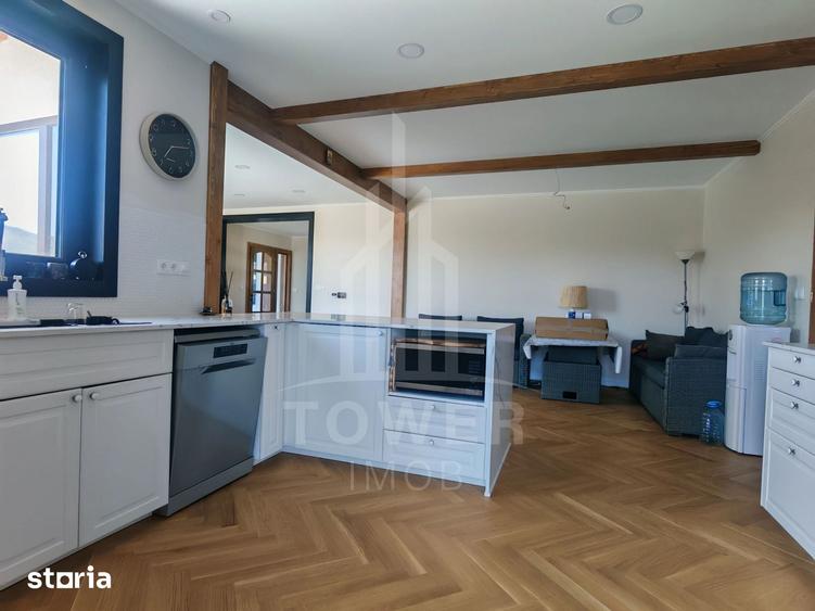 Casă cu 5 camere cu Piscina în Sadu