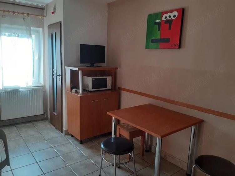 Apartament cu 3 camere decomandat în Zorilor