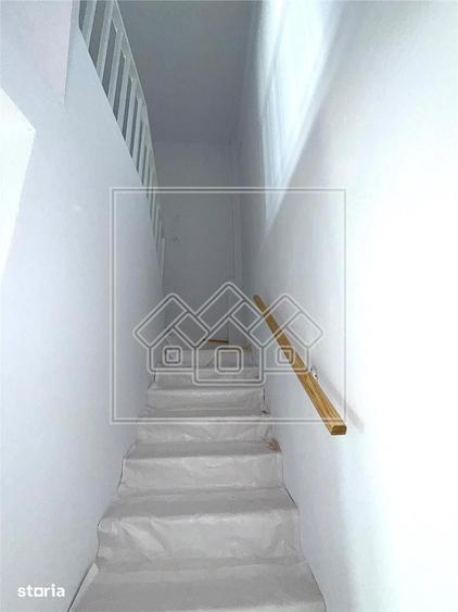 Apartament cu 4 camere în Turnișor