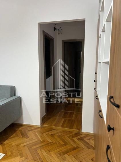 Apartament cu 2 camere semidecomandat, mobilat în Dacia