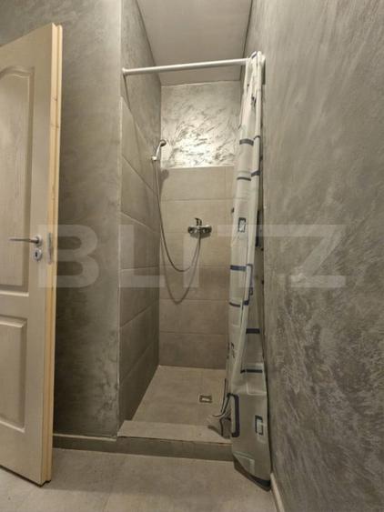 Casă cu 5 camere cu Teren 600 Mp în Dumbrăvița