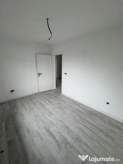 Casă cu 4 camere cu Teren 600 Mp în Satu Nou de Jos