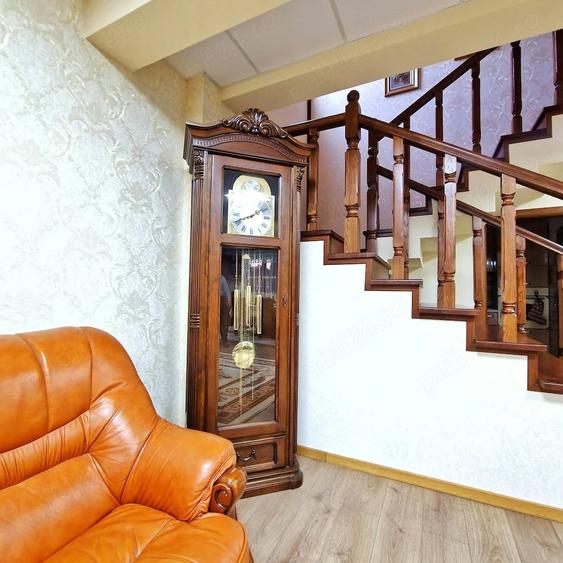 Casă cu Teren 300 Mp în Central